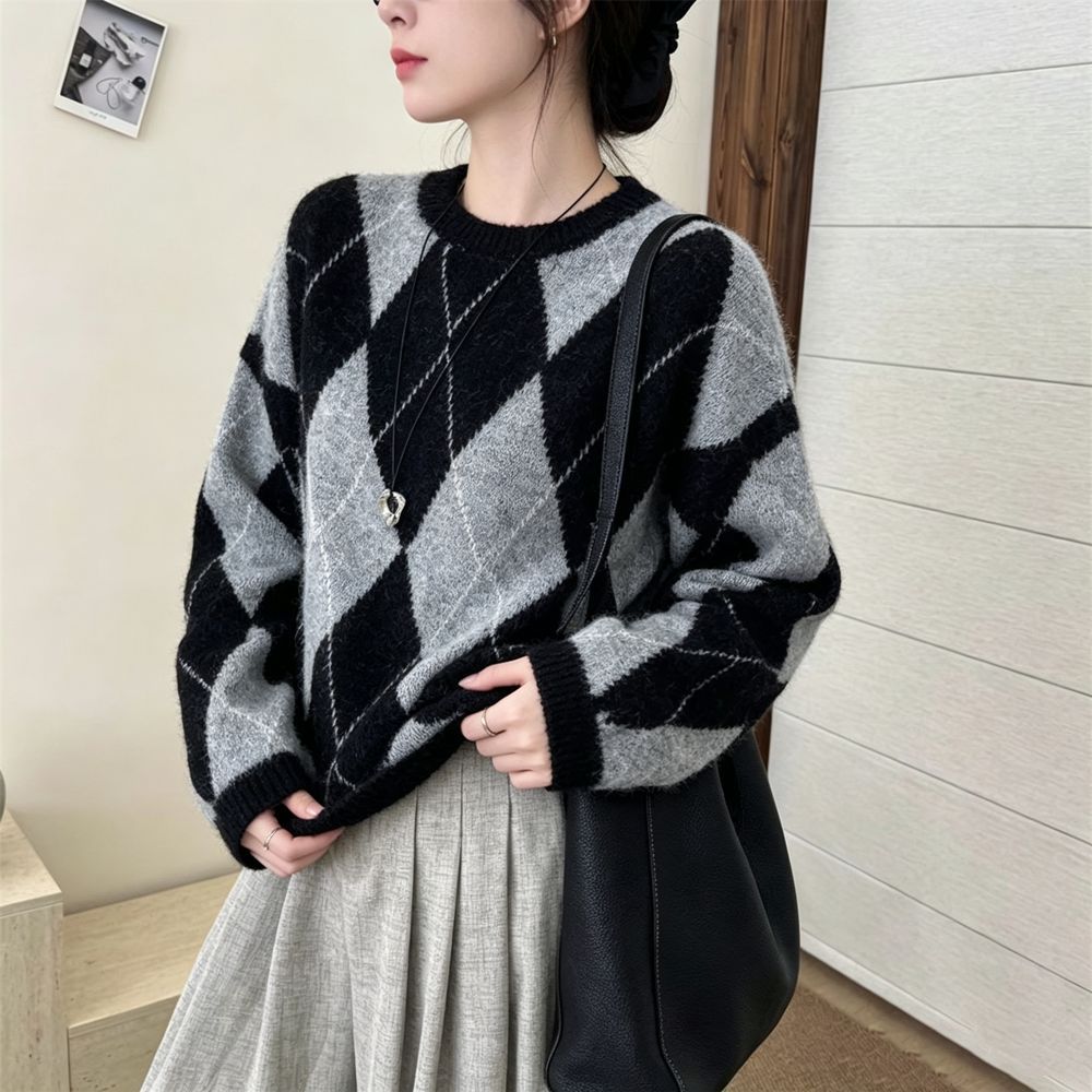 Lingge round neck pullover sweater for women