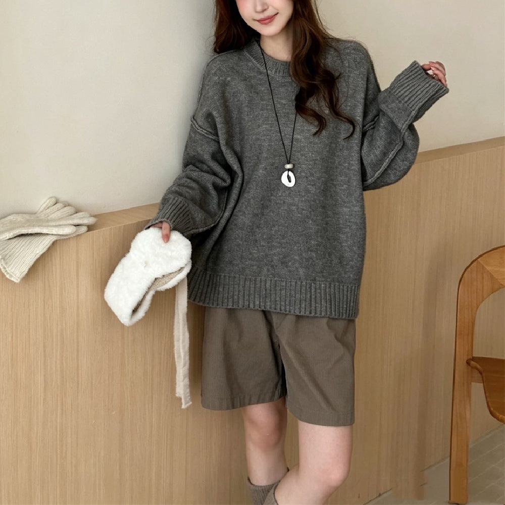 Round neck loose solid color long sleeved sweater
